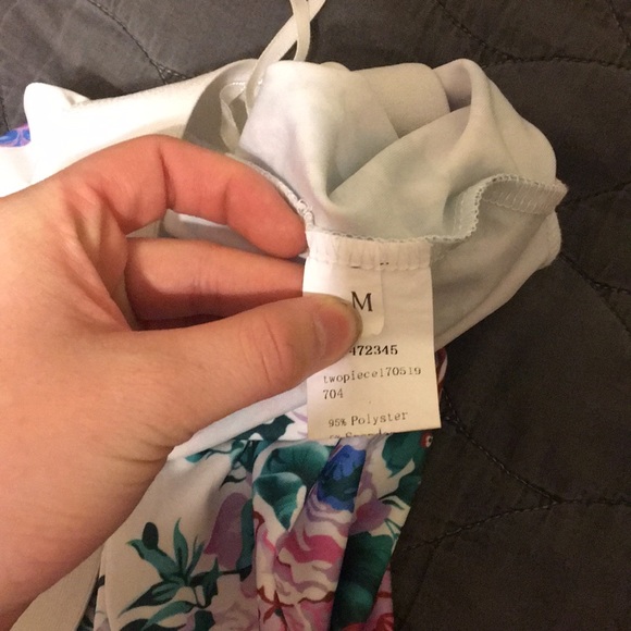 Two piece summer outfit - Picture 3 of 3